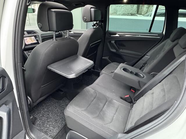 Volkswagen TIGUAN 1.5 TSI 130pk H6 Comfortline Business R-line Panoramadak Trekhaak Massage Stoel Stoelverwarming Camera