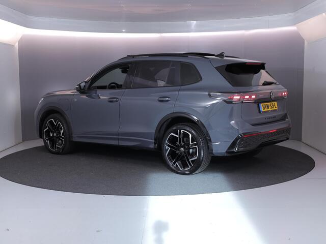 Volkswagen TIGUAN 1.5 eHybrid R-Line Edition 204pk| Pano-dak| Camera| 20'LM-velgen