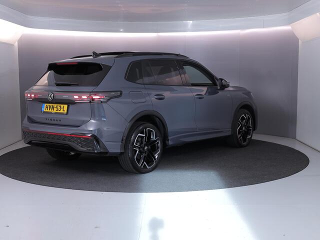 Volkswagen TIGUAN 1.5 eHybrid R-Line Edition 204pk| Pano-dak| Camera| 20'LM-velgen