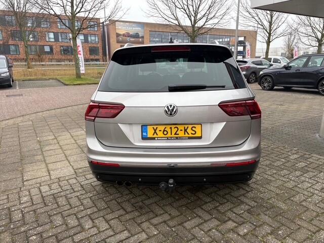 Volkswagen TIGUAN 1.4 TSI ACT Comfortline Business R | Navi | Pano | Trekhaak | 103.333 km Dealeronderhouden