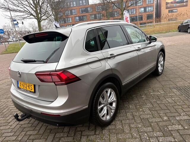 Volkswagen TIGUAN 1.4 TSI ACT Comfortline Business R | Navi | Pano | Trekhaak | 103.333 km Dealeronderhouden