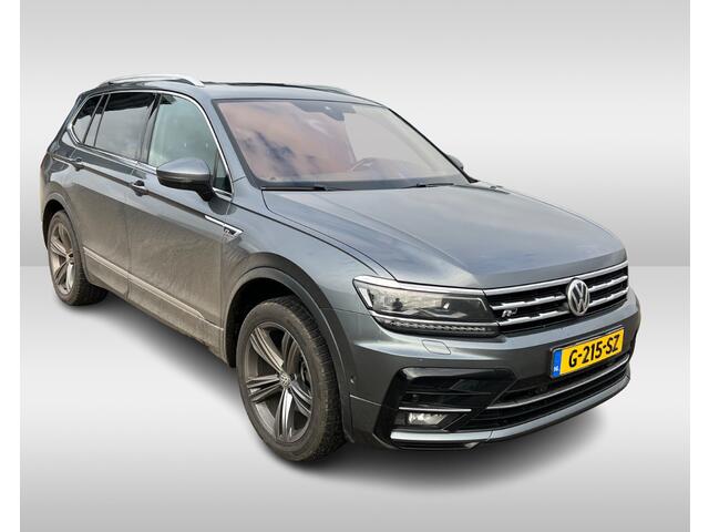 Volkswagen TIGUAN Allspace 1.5 TSI Highline Business R 7p. / NL Auto! / 1e Eign. / Panoramadak / Camera / Keyless / 19'' / CarPlay / Stoelverwarming / DAB / ACC