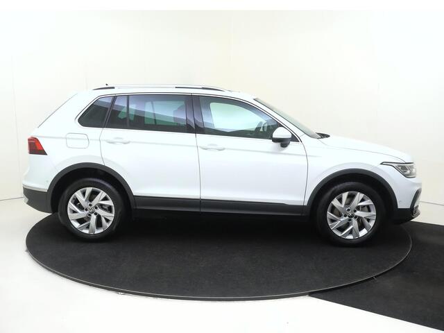 Volkswagen TIGUAN 1.4 TSI eHybrid Elegance | Schuif-/Kanteldak | Virtual Cockpit | Navigatie | Achteruitrijcamera |