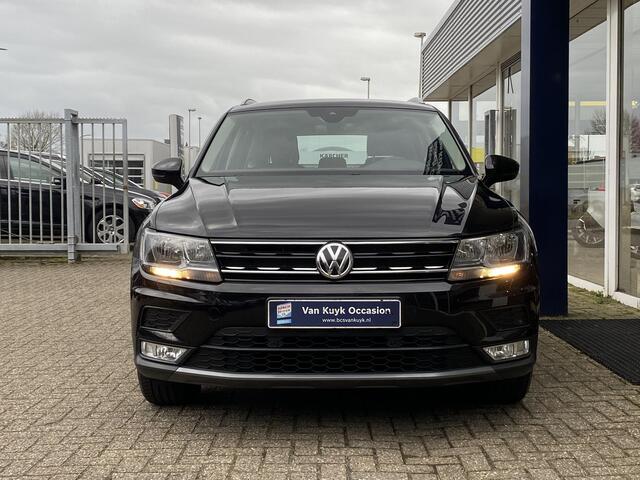 Volkswagen TIGUAN 1.4 TSI ACT Comfortline Business / Cruise-Control / Climate-Control / Stoelverwarming / Apple-Carplay & Android-Auto / Trekhaak / Elektr.-Achterklep / Draadloze-Telefoonlader / Armsteun-V+A / Radio-Bluetooth / PDC V+A / 17'' LMV / ENZ.