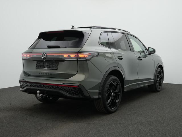 Volkswagen TIGUAN 1.5 eHybrid 204 pk R-Line | Panoramadak | Trekhaak | Adaptief onderstel | Head-up Display | IQ Light