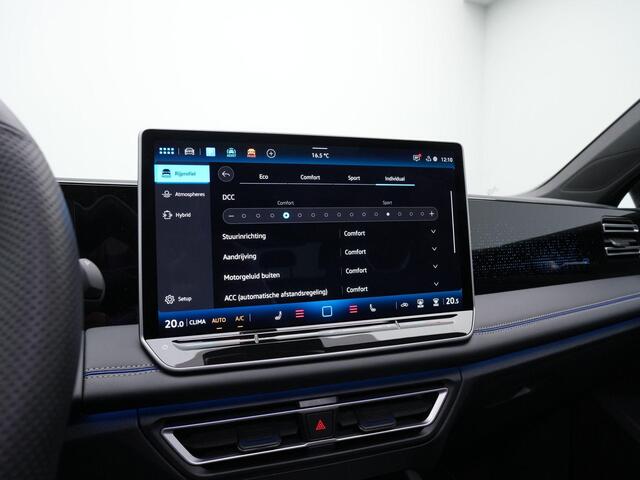 Volkswagen TIGUAN 1.5 eHybrid 204 pk R-Line | Panoramadak | Trekhaak | Adaptief onderstel | Head-up Display | IQ Light