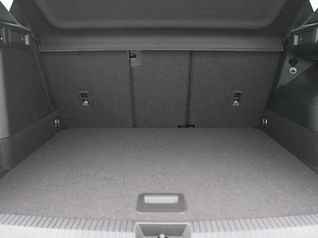 Volkswagen TIGUAN 1.5 eHybrid R-Line Edition 272PK Pano-Schuifdak, Black Style, Trekhaak, 20" LM Velgen, Leder, Keyless, Navi, Harman Kardon, Head-Up Display, Matrix LED Verlichting, Stoel-Stuurverwarming