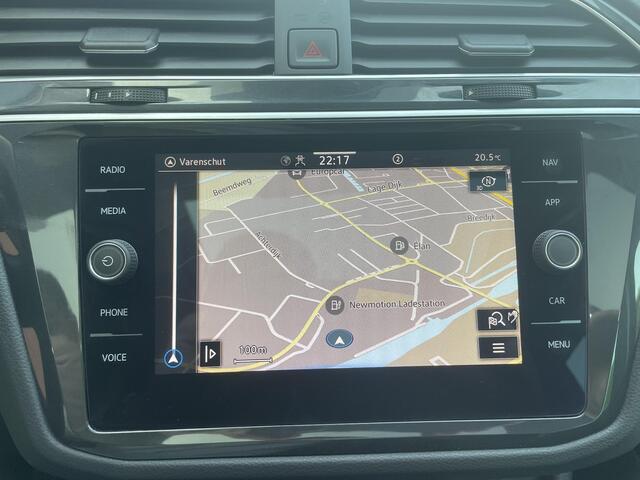 Volkswagen TIGUAN 1.5 TSI 150pk DSG Life Panoramadak Navigatie d.m.v. Apple Carplay Android Auto Parkeersensoren Adaptive Cruise Control Stoel- en stuurverwarming Ledverlichting Getinte ramen Climate Control