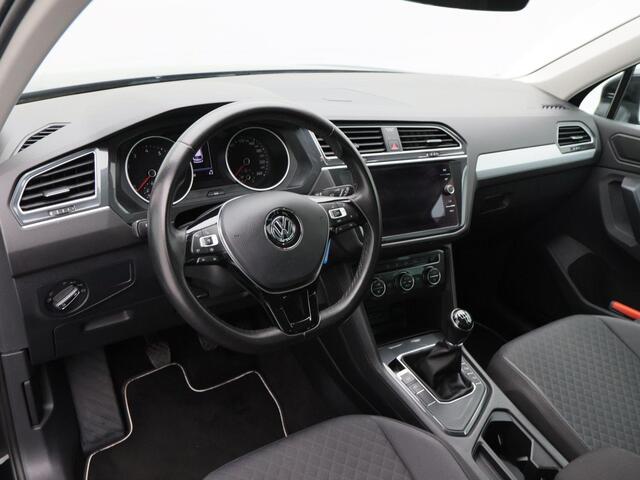 Volkswagen TIGUAN 1.5 TSi 130 Pk Comfortline Business | Trekhaak | CarPlay | Navigatie | Adaptive Cruise | Camera | R17 | 61.277 Km!