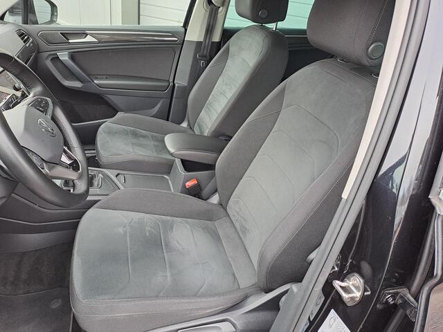 Volkswagen TIGUAN 1.5 TSI Elegance Trekhaak, IQ Light, Apple Carplay/Android Auto, Stoel/Stuur verwarming,