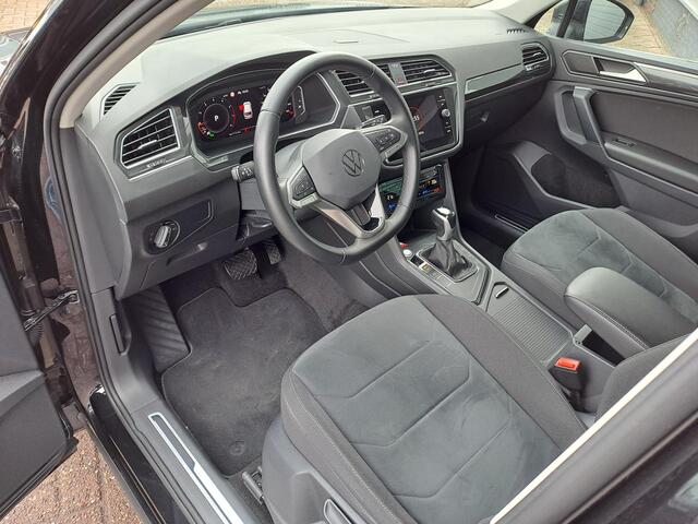 Volkswagen TIGUAN 1.5 TSI Elegance Trekhaak, IQ Light, Apple Carplay/Android Auto, Stoel/Stuur verwarming,