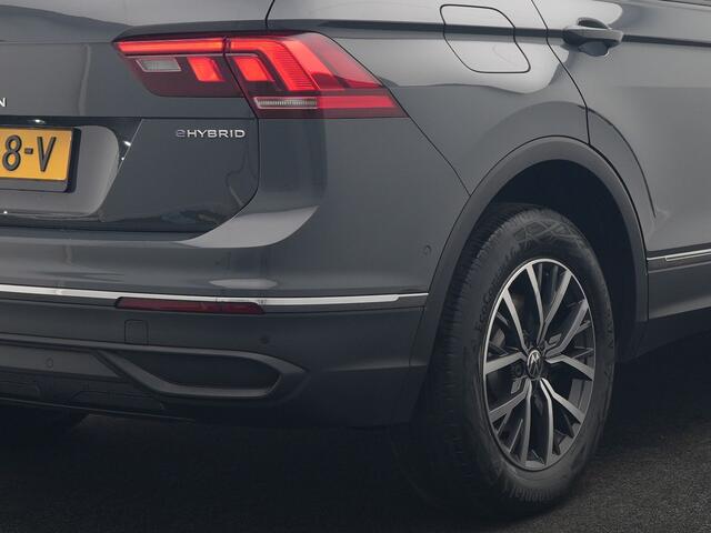 Volkswagen TIGUAN 1.4 TSI Elegance Plug In Hybrid 245pk Dealer O.H PHEV | Trekhaak af Fabriek | Adaptive Cruise | Alcantara Sportstoelen Massage & Verwarmd | Virtual | Keyless | Apple Carplay | BLIS |