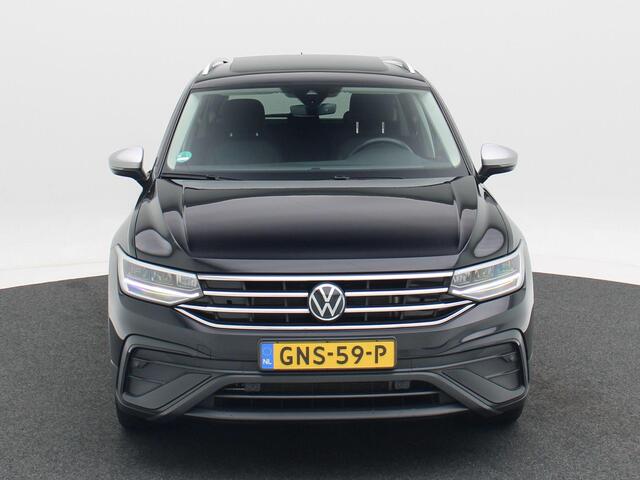 Volkswagen TIGUAN Allspace 1.5 TSi 150 Pk Automaat R-Line 7p. | Trekhaak | Panorama Dak | Adaptive Cruise | Camera | Stoelverwarming| 18 Inch | 34.080 Km !!