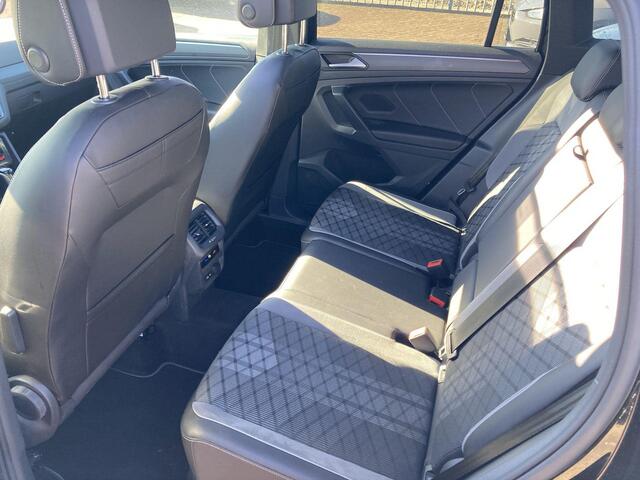Volkswagen TIGUAN 1.5TSI/150PK DSG R-Line Blackstyle · Panoramadak · Navigatie · Camera + parkeersensoren · Stoel & Stuurwiel verwarmd ·