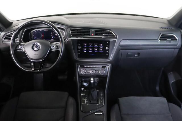 Volkswagen TIGUAN Allspace 1.5 TSI, Highline R-Line, 7-Persoons, Elek. Trekhaak, Panoramadak, Apple Carplay/Android Auto, Led, Massage, Camera,