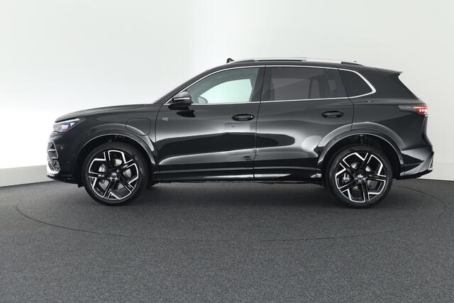 Volkswagen TIGUAN 1.5 272pk eHybrid R-Line Edition Trekhaak Camera Keyless Massage Virtual Cockpit Panoramadak Carplay