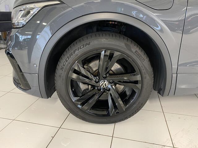 Volkswagen TIGUAN 1.4 TSI eHybrid R-Line Business+Black style Panoramadak / Trekhaak /Carplay/ Leer
