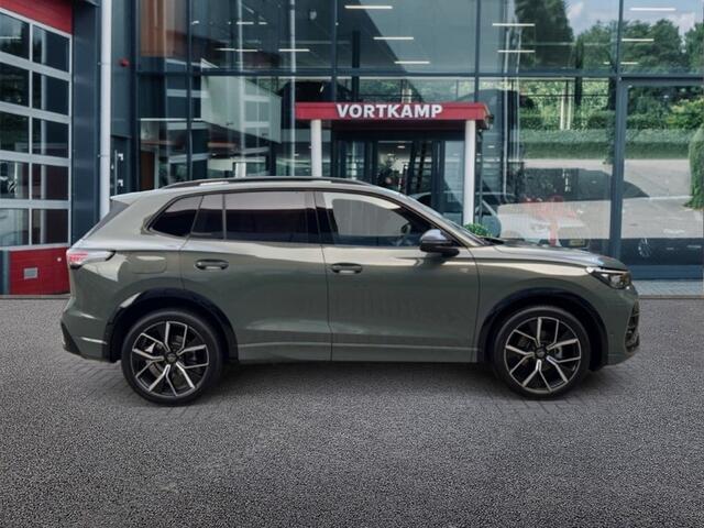 Volkswagen TIGUAN 1.5 eTSI R-LINE TREKHAAK/PANO-DAK/CAMERA/ACC/ELEK-KLEP/HUD