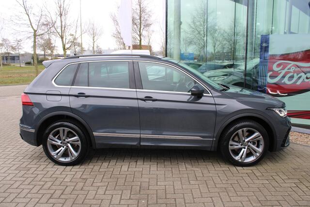 Volkswagen TIGUAN 1.4 TSI eHybrid R-Line Business | Panoramadak | Adaptieve Cruise Control | 19 INCH Lichtmetalen Velgen | Camera