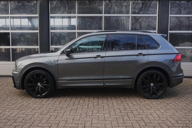 Volkswagen TIGUAN 1.5 TSI ACT Highline Business R Pano/Trekhaak/Camera!
