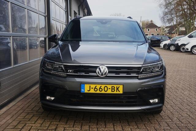 Volkswagen TIGUAN 1.5 TSI ACT Highline Business R Pano/Trekhaak/Camera!