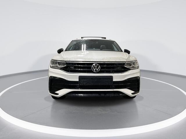 Volkswagen TIGUAN 1.4 TSI 245pk DSG eHybrid R-Line Business · Panoramadak · Leder · 360 Camera · Inklap. Trekhaak · Matrix LED · Side Assist · Keyless · Stuur- & Stoelverwarming ·