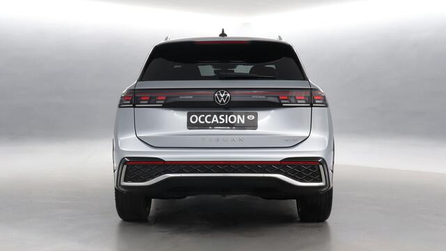 Volkswagen TIGUAN 1.5 eTSI 150pk R-Line Business DSG / Trekhaak / Navigatie / Camera / Acc / Demonstratieauto