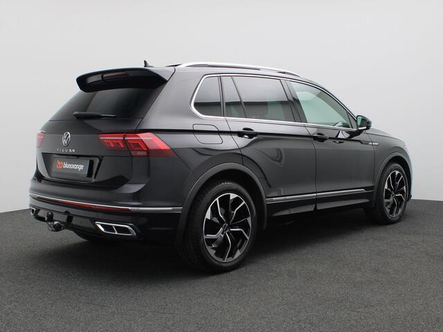 Volkswagen TIGUAN 1.5 TSI R-Line Business+ 150PK DSG Panoramadak, trekhaak, leder, achteruitrijcamera, stuur/stoelverwarming, side assist, easy open, alarm, 19'' lichtmetaal
