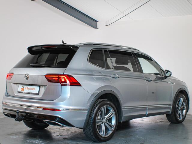 Volkswagen TIGUAN Allspace 1.5 TSI Highline Business R-line, 7-Persoons, Trekhaak, ACC, Camera, Panoramadak, DAB, Stoelverwarming,