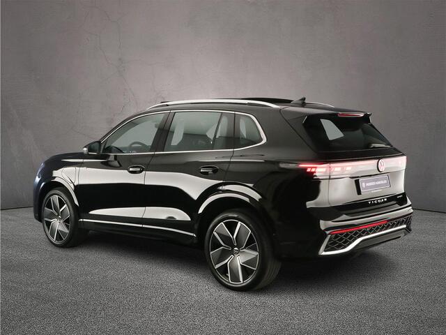 Volkswagen TIGUAN R-Line Edition 1.5 TSI eHybrid 272pk DSG Automaat Trekhaak, Panoramadak, Adaptive cruise control, LED koplampen, Achteruitrijcamera, Elektrische achterklep