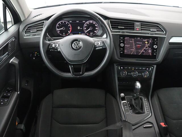 Volkswagen TIGUAN 1.4 TSI R Line | Panoramadak | Stoelverwarming | Trekhaak | Adaptive cruise | Virtual Cockpit | Dynaudio | Massage | Camera | Navigatie | LED Plus | Keyless | 20'' | Park Assist