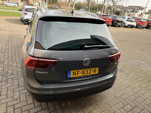 Volkswagen TIGUAN 1.4 TSI Connected Series / Airco clima/ navigatie/ Cruise/ Apple carplay/ PDC/ Elektrische trekhaak/ LMV/ LED