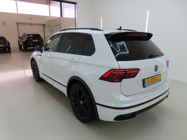 Volkswagen TIGUAN 1.5 TSI 150pk R-Line DSG Business PANO Origineel NL 1e Eigenaar