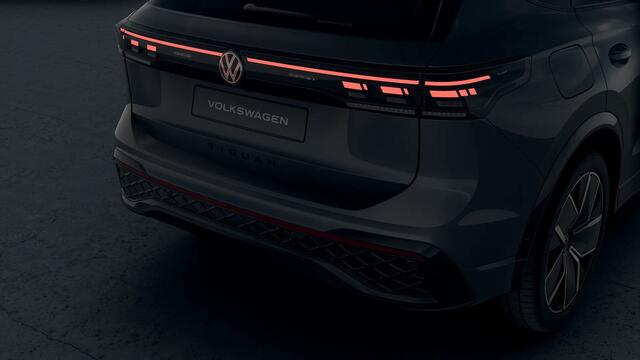 Volkswagen TIGUAN 1.5 eHybrid 272 6DSG R-Line Edition Automaat | Black Style Pakket