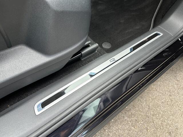 Volkswagen TIGUAN 1.5 TSI 150pk DSG R-Line | Panoramadak | 20 inch | Black Style | Camera | Virtual | Carplay | Elek. Achterklep | Rijklaar incl. garantie