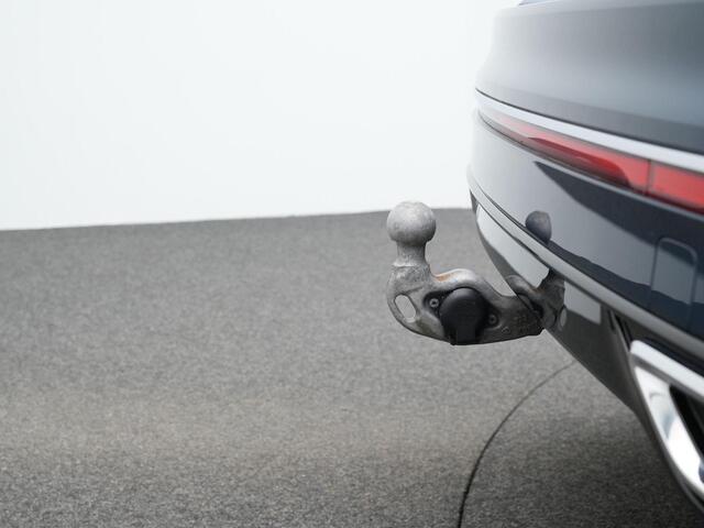 Volkswagen TIGUAN 1.4 TSI eHybrid 245 pk R-Line | Trekhaak | 360 Camera | Adaptief onderstel | IQ Light | Stuur-/achterbankverwarming