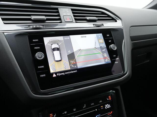 Volkswagen TIGUAN 1.4 TSI eHybrid 245 pk R-Line | Trekhaak | 360 Camera | Adaptief onderstel | IQ Light | Stuur-/achterbankverwarming