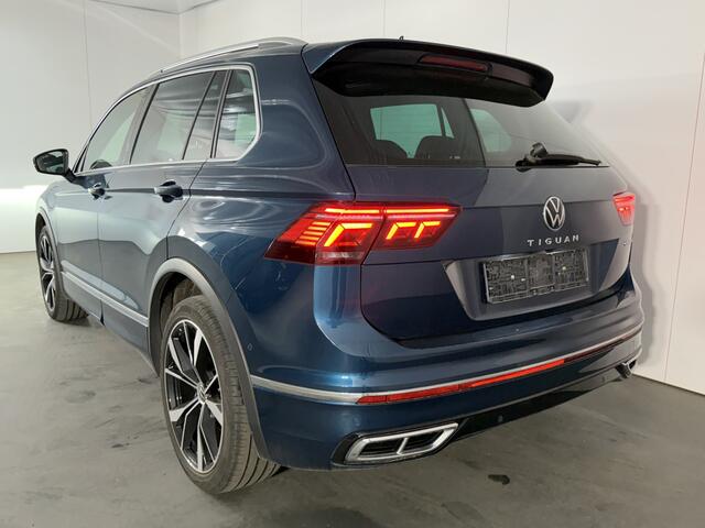 Volkswagen TIGUAN 1.4 TSI eHybrid R-Line / AUTOMAAT/ PANO/ 245 PK/ TREKHAAK/ DCC/ ELEK.KLEP/ PARK.SENSOR.V+A/ 360 CAMERA/ STUUR+STOELVERWARM./ ACC/ KEYLESS/ APP-CONNECT/ HEAD-UP/ NAVI/ DAB/ CLIMA/ LED