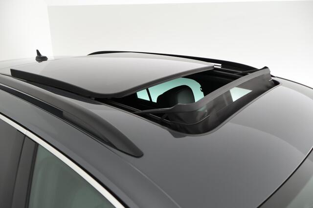 Volkswagen TIGUAN 1.4 TSI eHybrid 245pk R-Line Business Trekhaak Camera Virtual Cockpit Stoelverwarming Panoramadak Navigatie