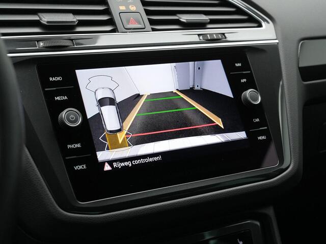 Volkswagen TIGUAN 1.5 TSI 150 pk DSG Elegance | Trekhaak | IQ Light | Stuur-/stoelverwarming | Achteruitrijcamera | Adaptive Cruise | Navigatie