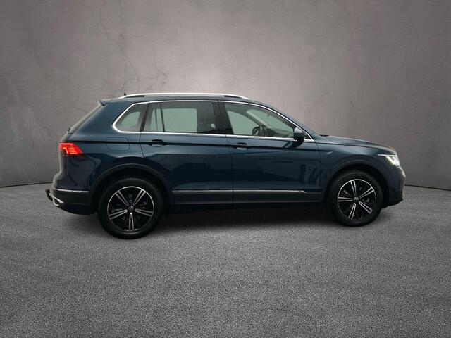 Volkswagen TIGUAN Elegance 1.4 TSI eHybrid 245pk DSG Automaat Trekhaak, Head up display, Adaptive cruise control, LED matrix koplampen, Elektrische achterklep