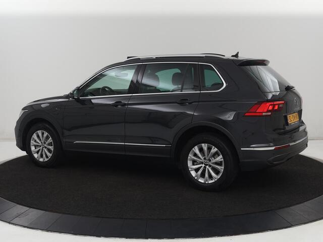 Volkswagen TIGUAN 1.4 TSI eHybrid Comfortline | Panoramadak | Camera | Carplay | Adaptive cruise | Keyless | Navigatie | Full LED | Climate control | Virtual Cockpit | Sfeerverlichting | PHEV | Plug In