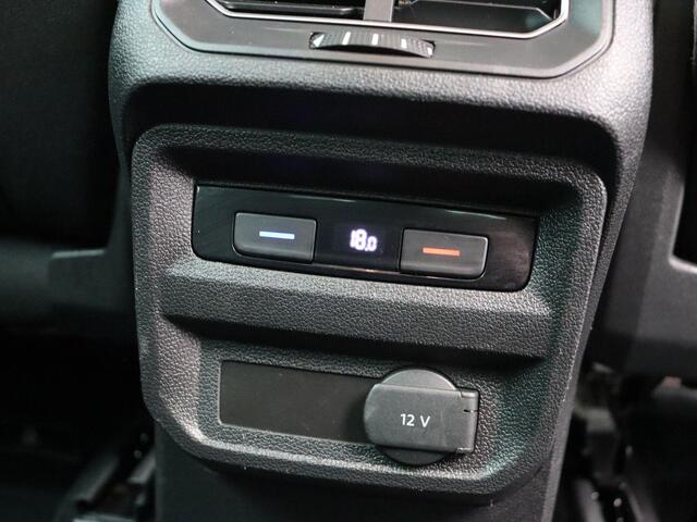 Volkswagen TIGUAN 1.4 TSI Comfortline Business | Climate control | Stoelverwarming | Trekhaak elektrisch uitklapbaar | Navigatie | PDC voor en achter |