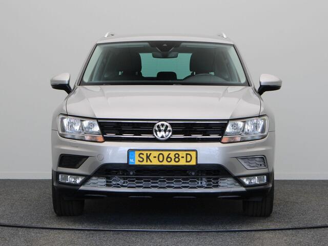 Volkswagen TIGUAN 1.4 TSI Comfortline Business | Climate control | Stoelverwarming | Trekhaak elektrisch uitklapbaar | Navigatie | PDC voor en achter |