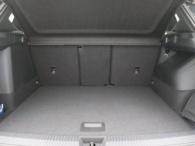 Volkswagen TIGUAN 1.5 eHybrid R-Line Edition 272PK DSG Pano-Schuifdak, Black Style, Keyless, Navi via Apple Carplay/Android Auto, 19" LM Velgen, Side Assist, Elektr. Achterklep