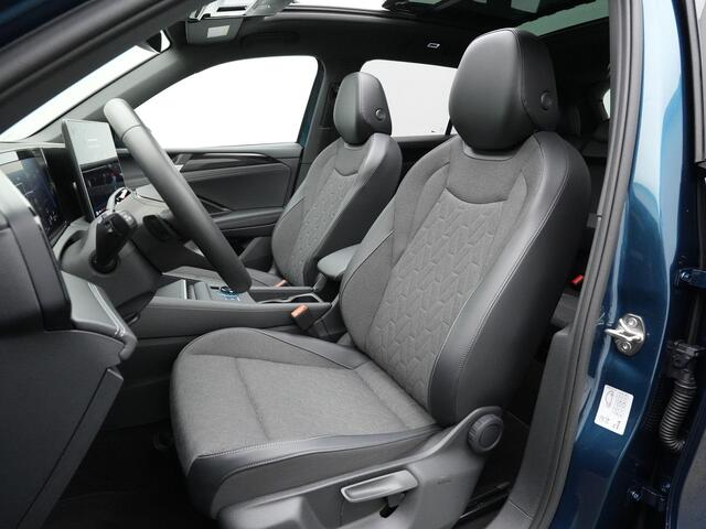 Volkswagen TIGUAN 1.5 eHybrid 204 pk Life | Panoramadak | Trekhaak | Adaptief onderstel | Head-up display | 360 Camera | Stuur-/achterbankverwarming