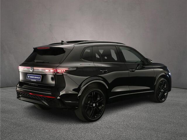 Volkswagen TIGUAN R-Line Edition 1.5 TSI eHybrid 272pk DSG Automaat Trekhaak, Panoramadak, Black style, Harman Kardon audio, Adaptive cruise control, LED koplampen, Elektrische achterklep