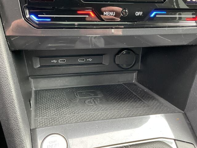 Volkswagen TIGUAN Allspace 1.5 TSI R-Line 7p. Pano.dak Stoelverw. Carplay Business+