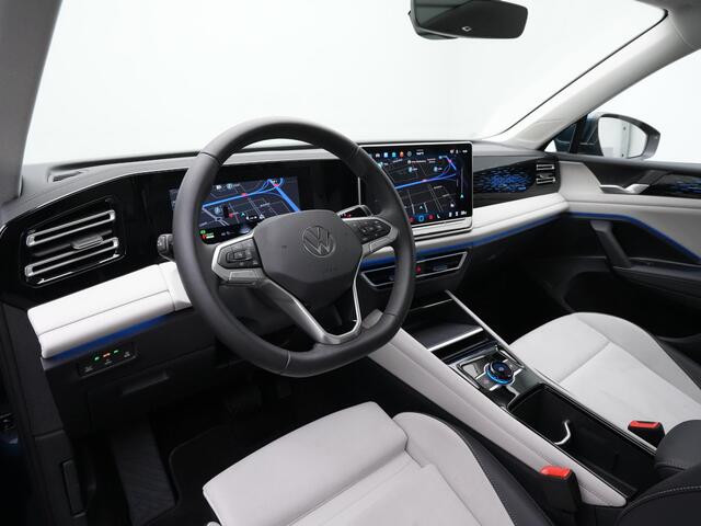 Volkswagen TIGUAN 1.5 eHybrid 204 pk DSG Elegance | Panoramadak | Trekhaak | Adaptief onderstel | 360 Camera | IQ Light | Stuur-/stoelverwarming