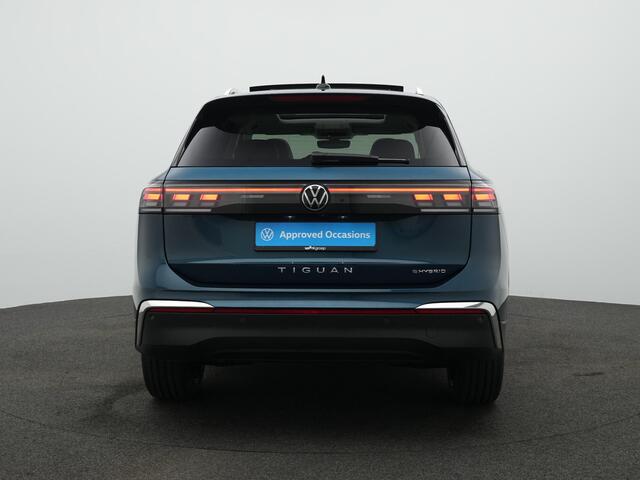 Volkswagen TIGUAN 1.5 eHybrid 204 pk DSG Elegance | Panoramadak | Trekhaak | Adaptief onderstel | 360 Camera | IQ Light | Stuur-/stoelverwarming